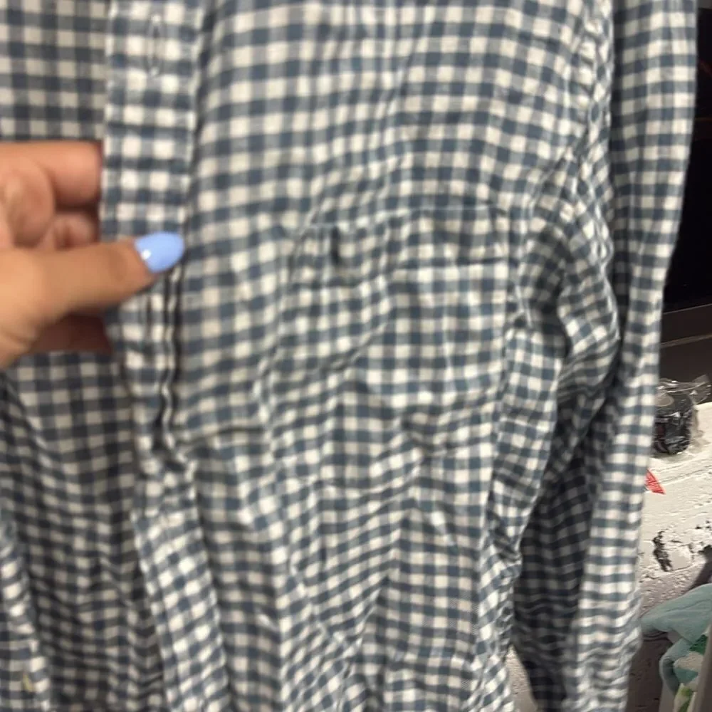 Men’s J. Crew Blue & White Button Down Long Sleeve Shirt - Like New - Size Large